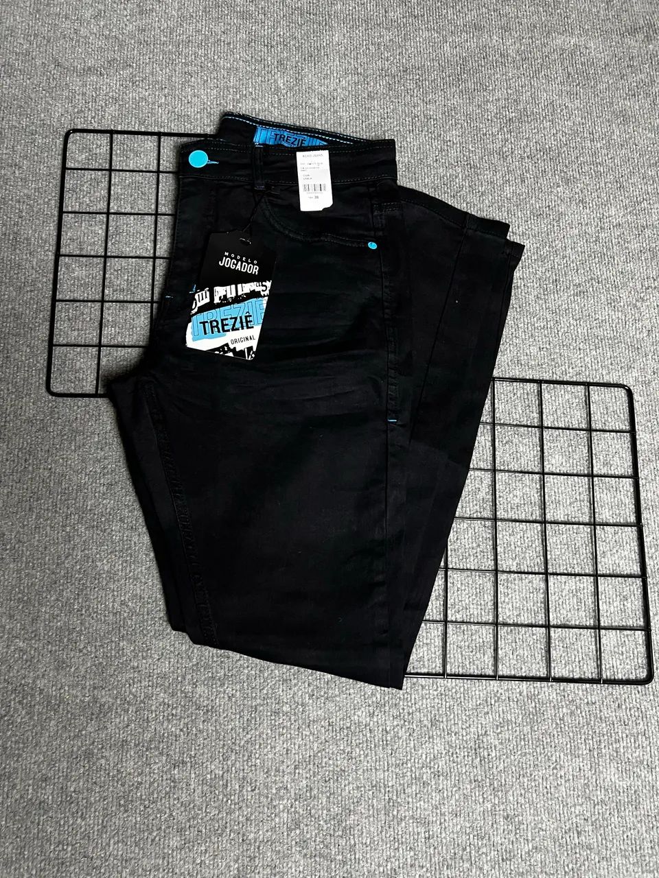 Calça modelo jogador preta lisa