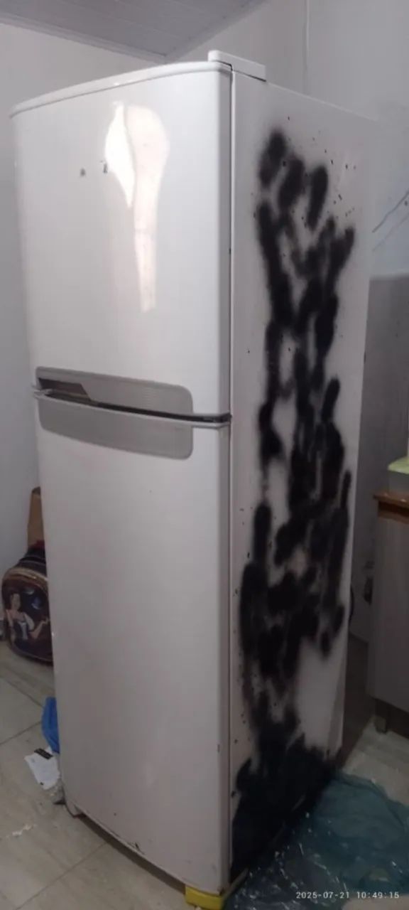 Envelopamento de geladeira  - Foto 5