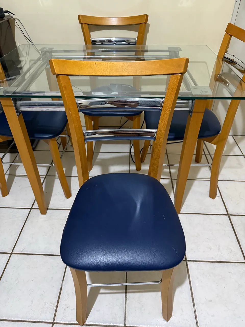 Mesa e cadeiras  - Foto 2