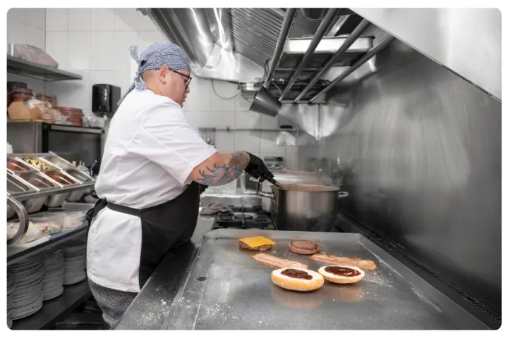Auxliar de cozinha