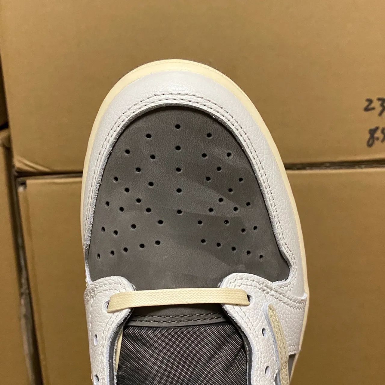 Air Jordan 1 x Travis Scott - Foto 4