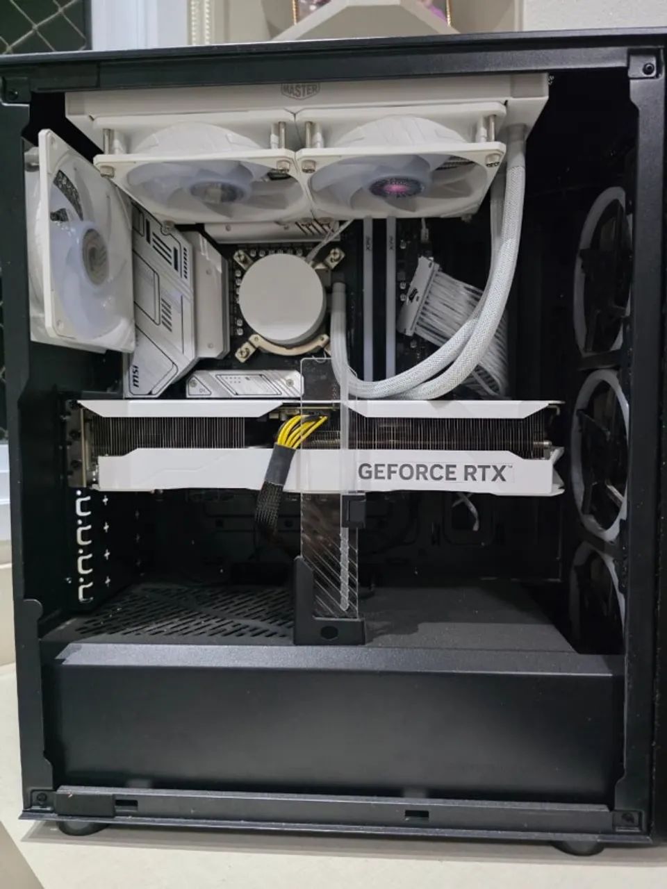PC GAMER HIGH-END RTX 4070 Ti WHITE | i7 13700F | 32GB | 1 MÊS DE PC GAMER HIGH-END RTX 4070 Ti WHITE | i7 13700F | 32GB | 1 MÊS DE