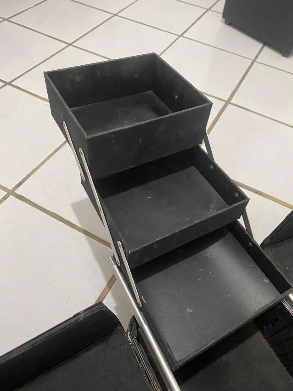 Maleta de maquiagem com rodinhas - Foto 5