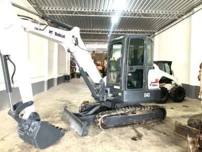 BOBCAT MINI ESCAVADEIRA E42 - Foto 2