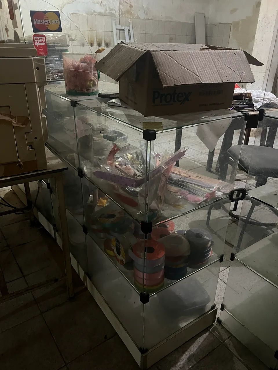 Balcão modulado de vidro 