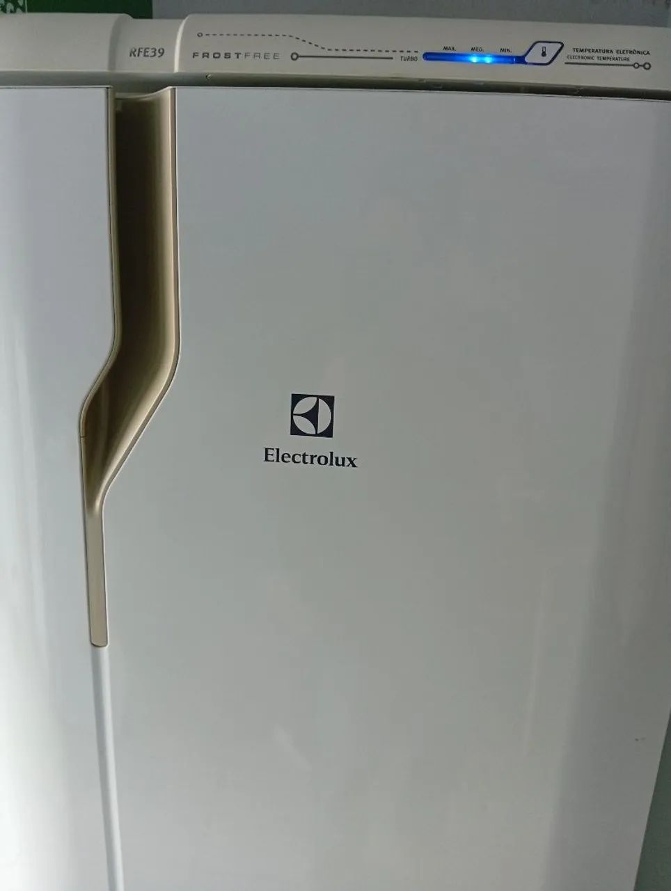 Geladeira Frost Free semi nova 