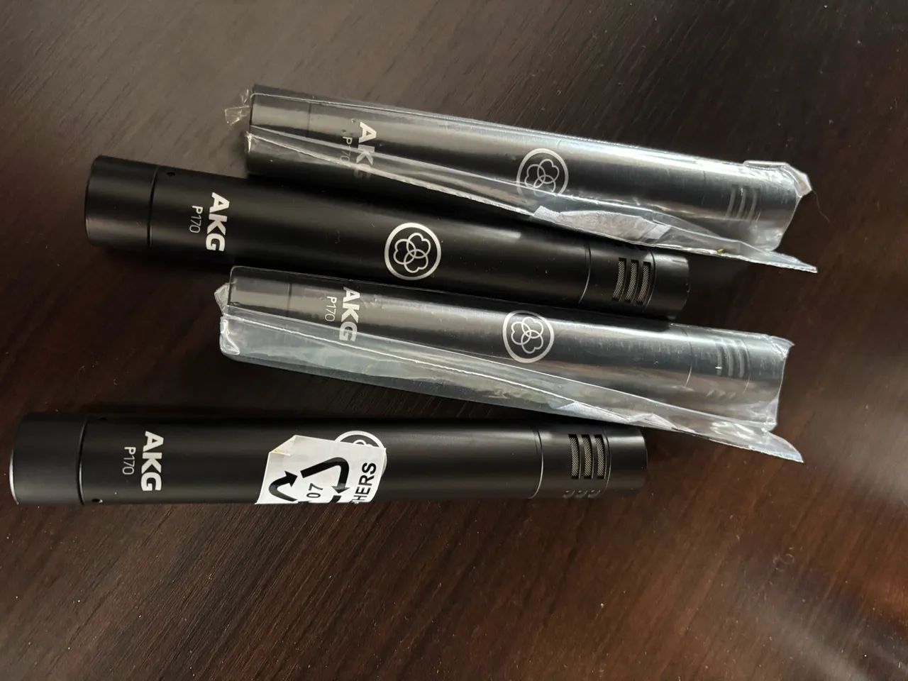 mic akg P170 