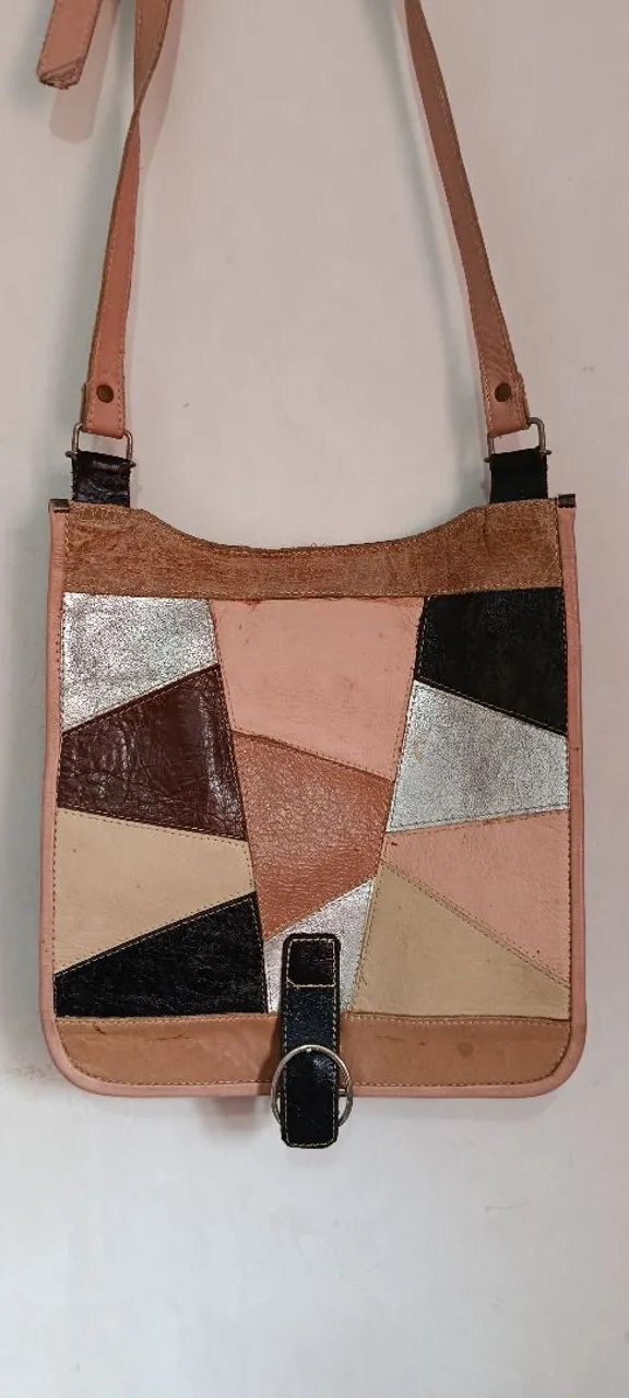 Bolsa estilo Carteiro em Couro Legítimo Patchwork Vintage - Foto 2