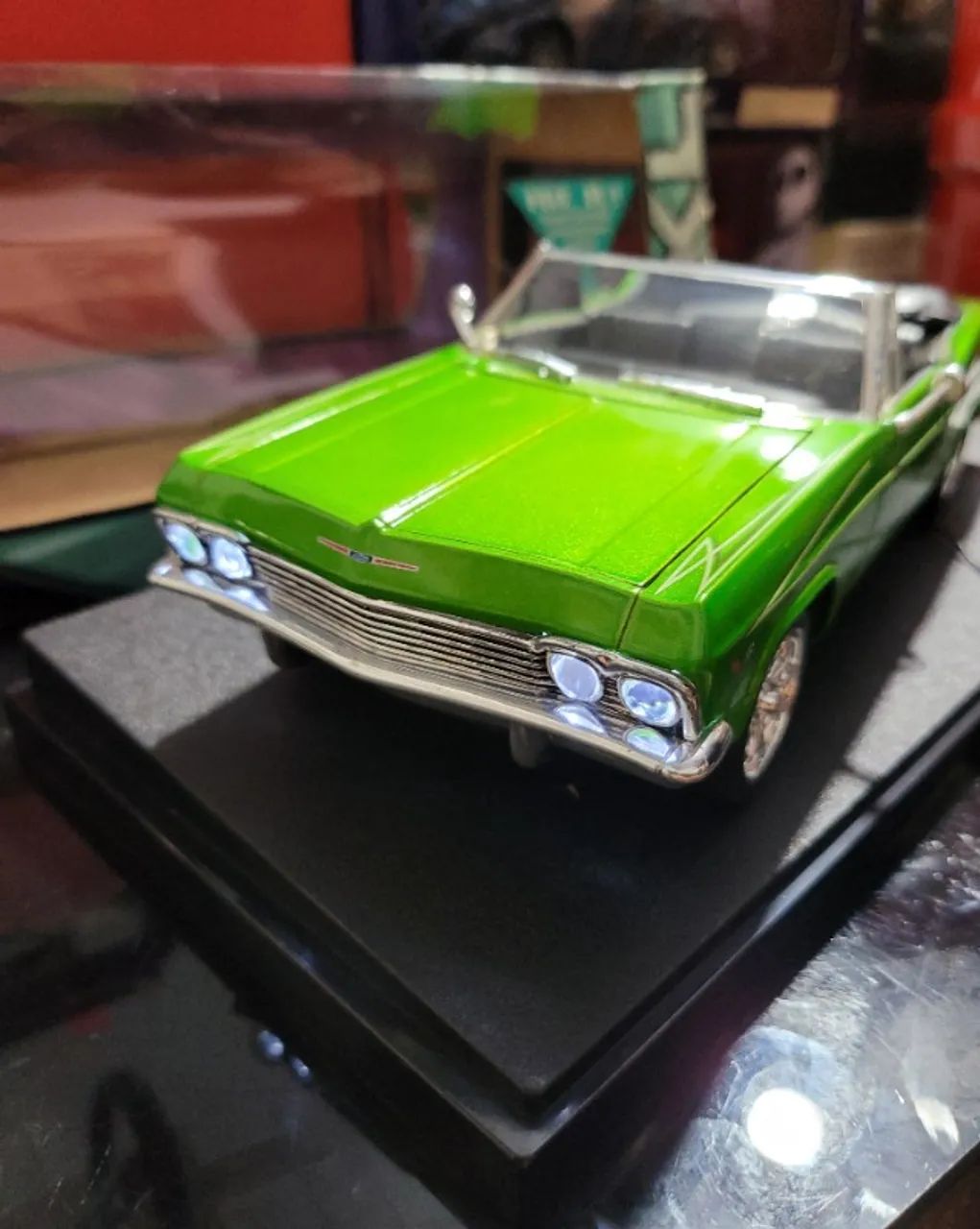 Miniatura 1:18 Hotwheels Chevy impala 1965 - Foto 2