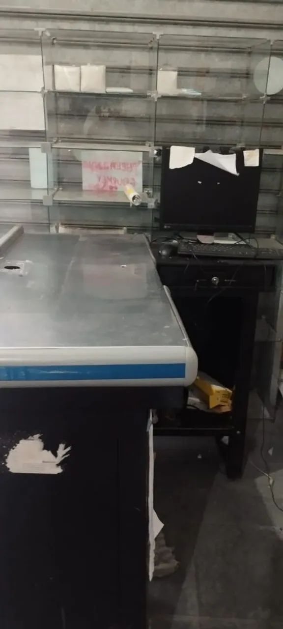 Caixa de supermercado completo 