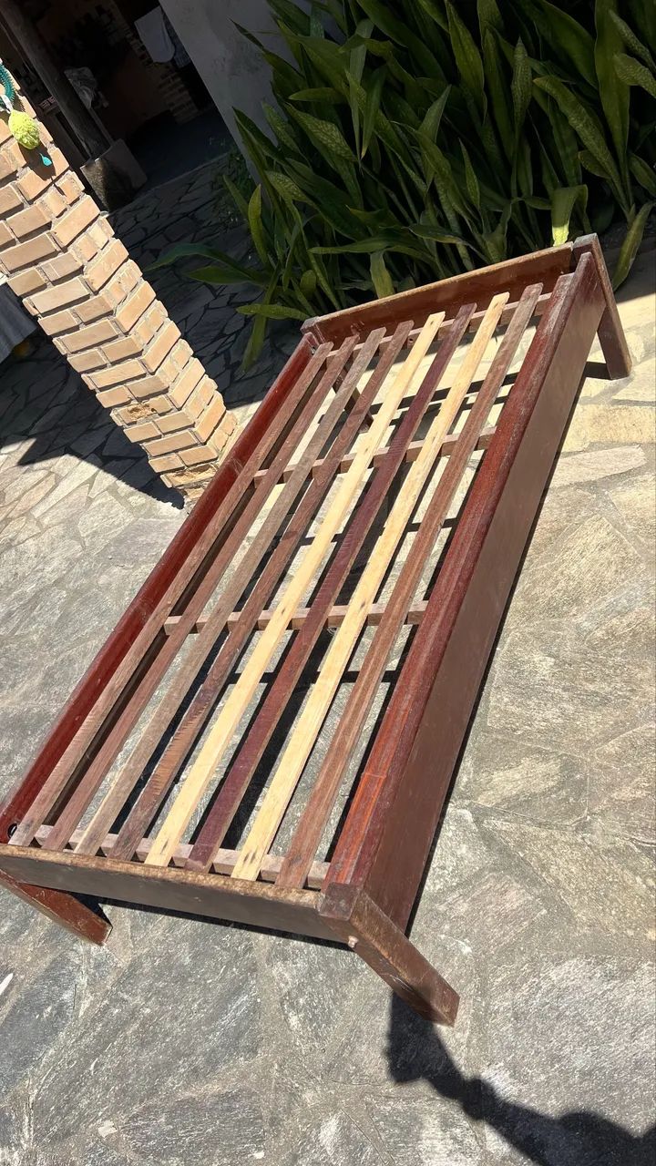Estrado de madeira MAÇARANDUBA - Cama de solteiro