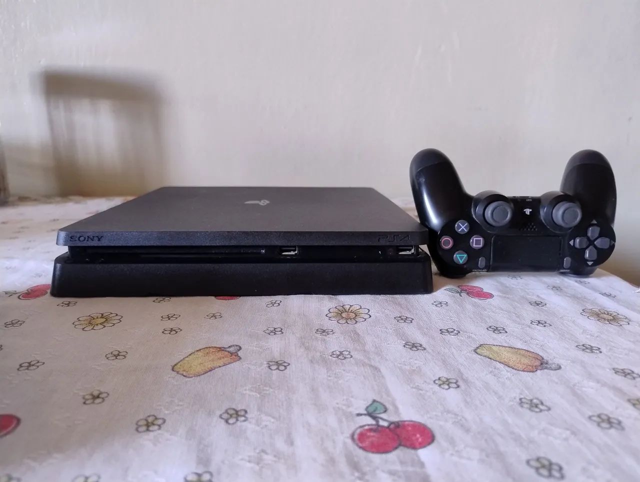 PS4 + JOGOS + 2 CONTROLES - Foto 2