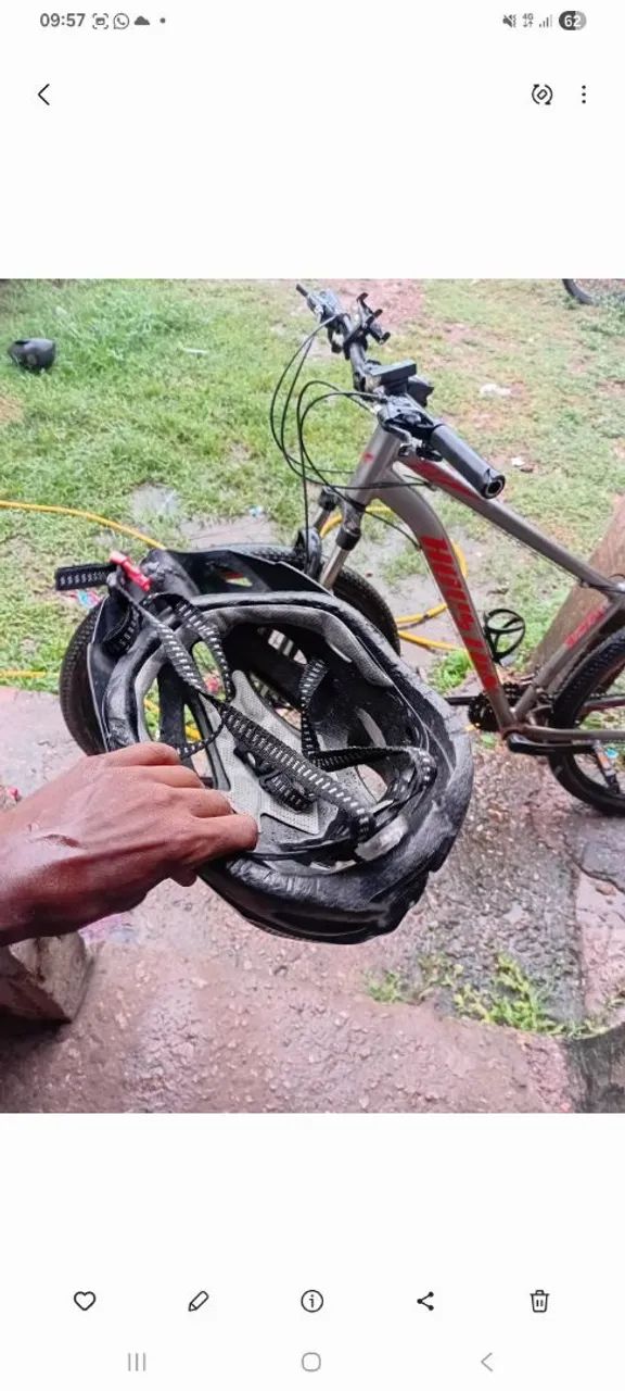 Vendo bike com capacete e suporte e lanterna 
