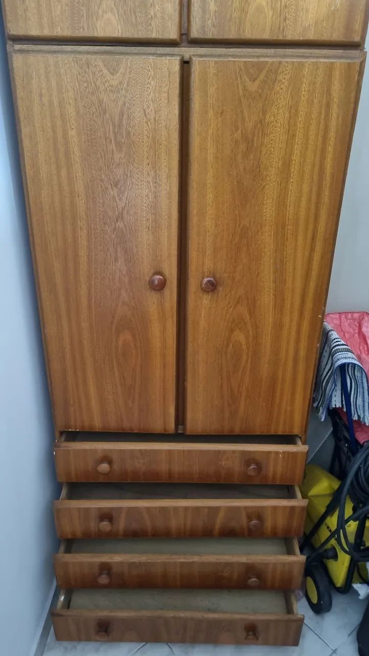 Quarta roupa 2 portas com 4 gavetas. Ótimo estado  - Foto 2