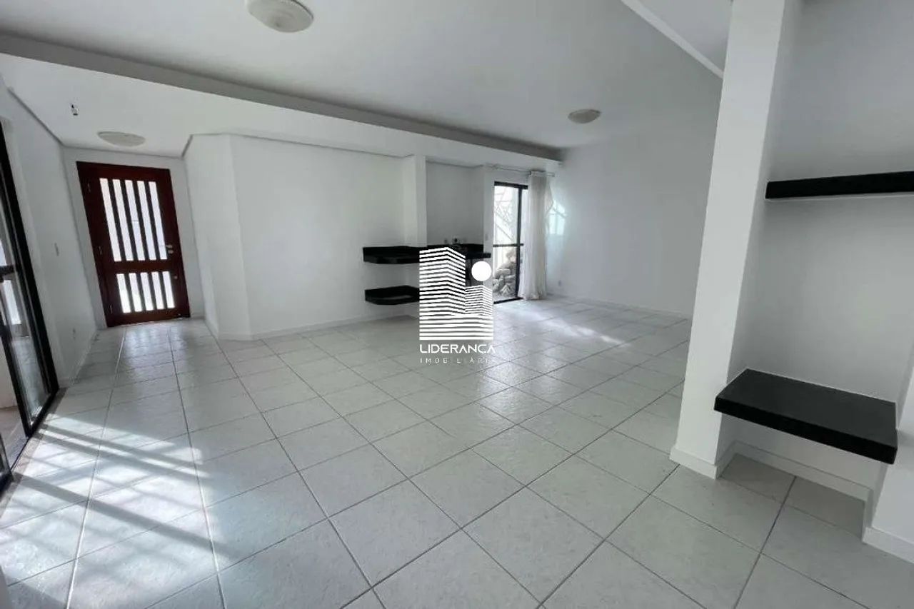 Casa Comercial/Residencial, Centro, 03 Vagas