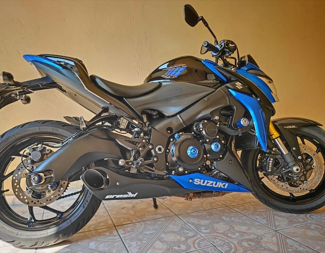 Suzuki GSX-S1000 - Foto 4