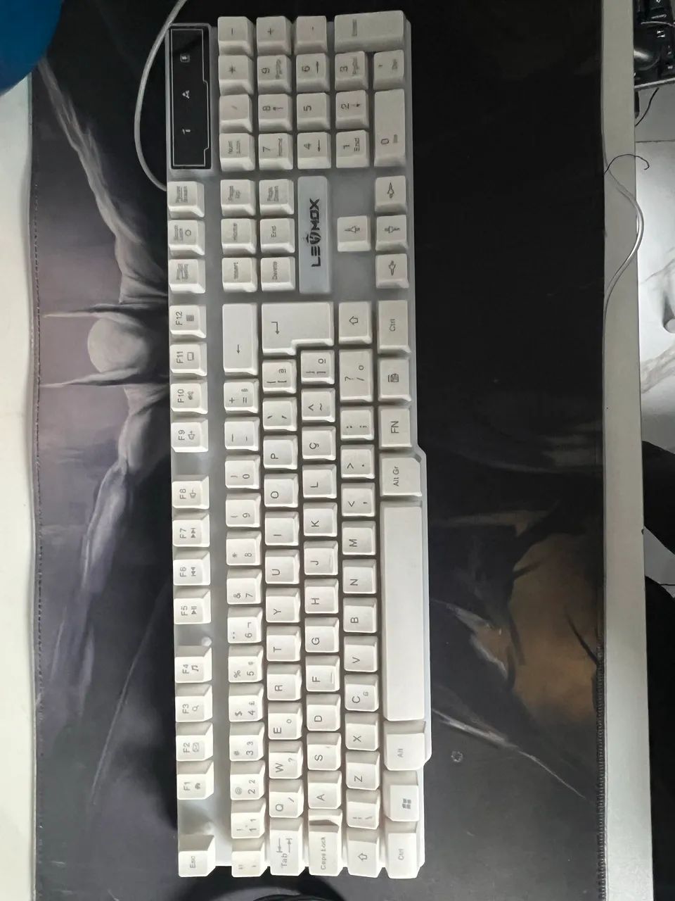 Teclado gamer semi mecânico 
