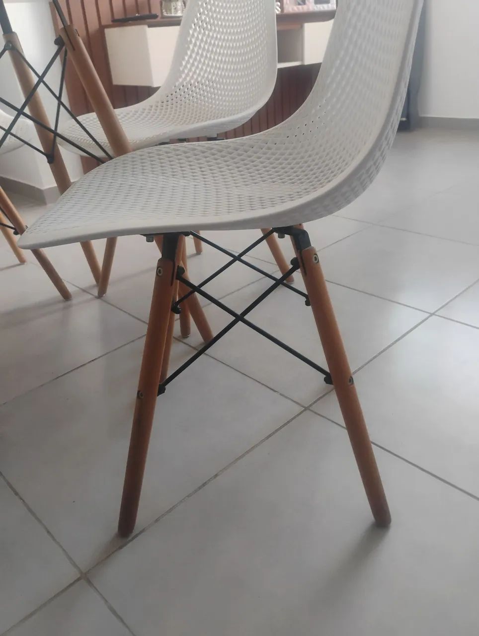 Mesa com 4 cadeiras e o tampo de vidro  - Foto 5