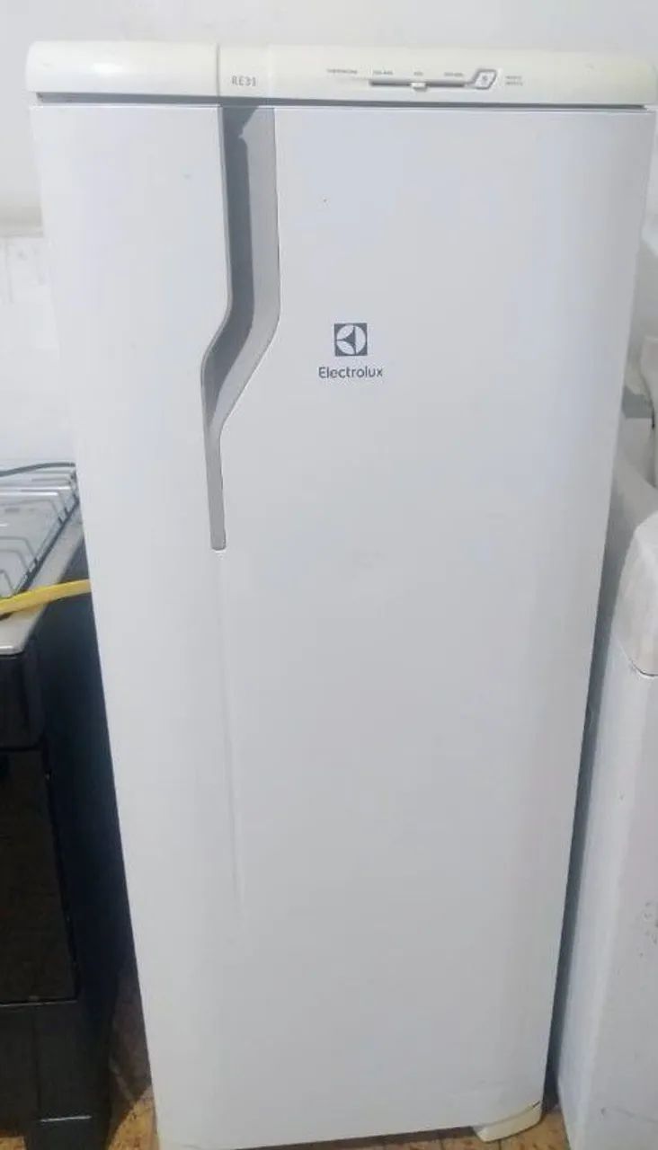 Geladeira Electrolux 240 litros