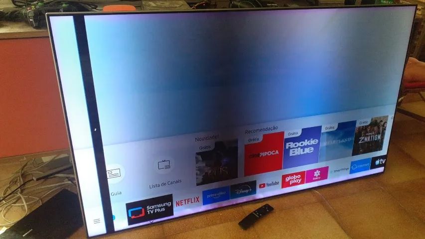 TV Samsung Modelo QN55Q7FNA com defeito