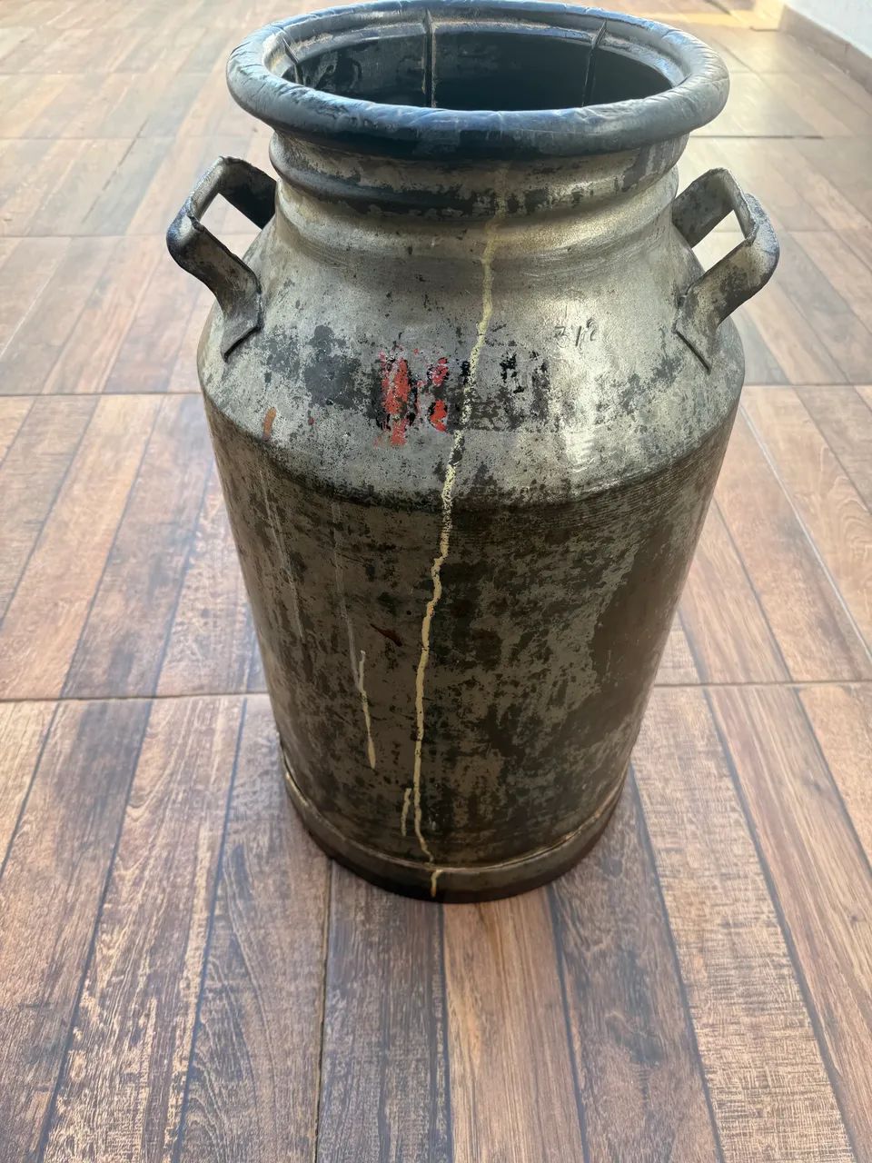 Lata de leite leiteira antiga 50 litros  - Foto 2
