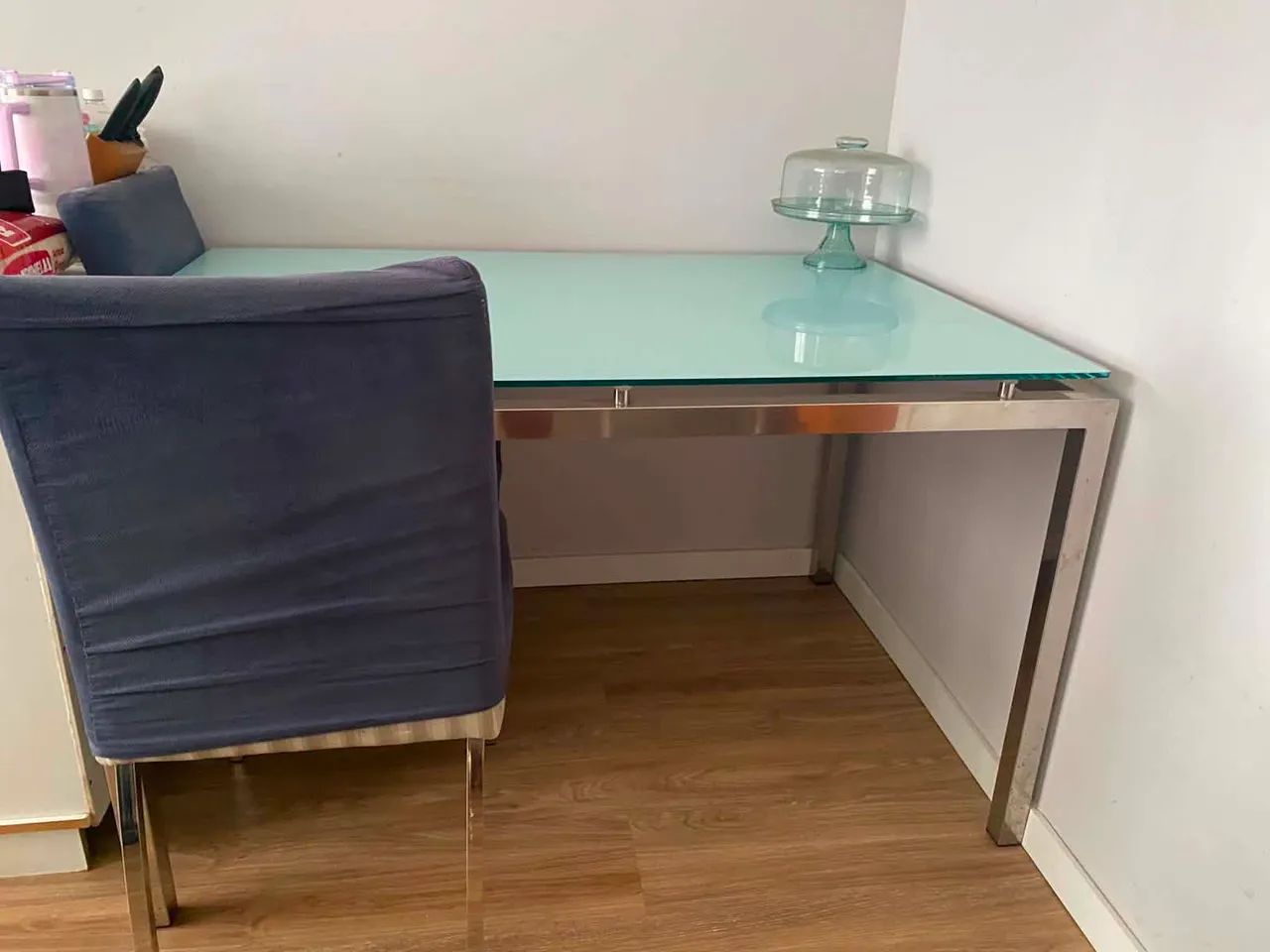 Mesa de vidro com 4 cadeiras  - Foto 4