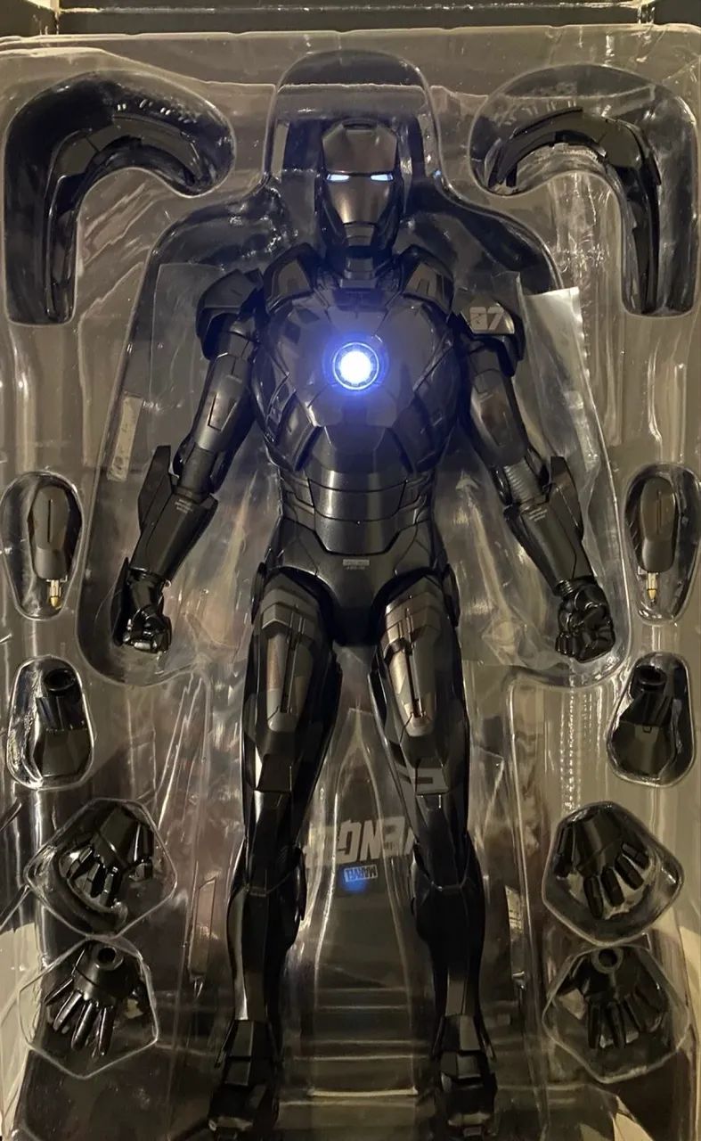 Hot Toys Iron Man Stealth