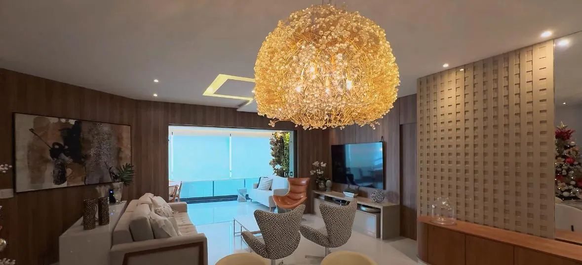 Ed. Montebianco, 200m², 4 suítes e 2 vagas.