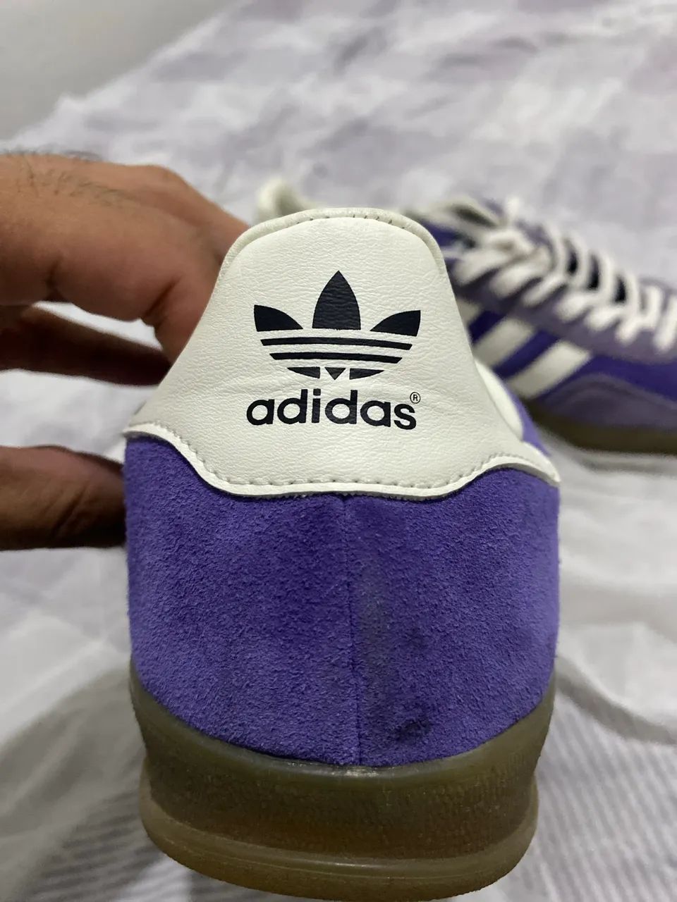 Tênis Adidas Gazelle tam 40 - Foto 3