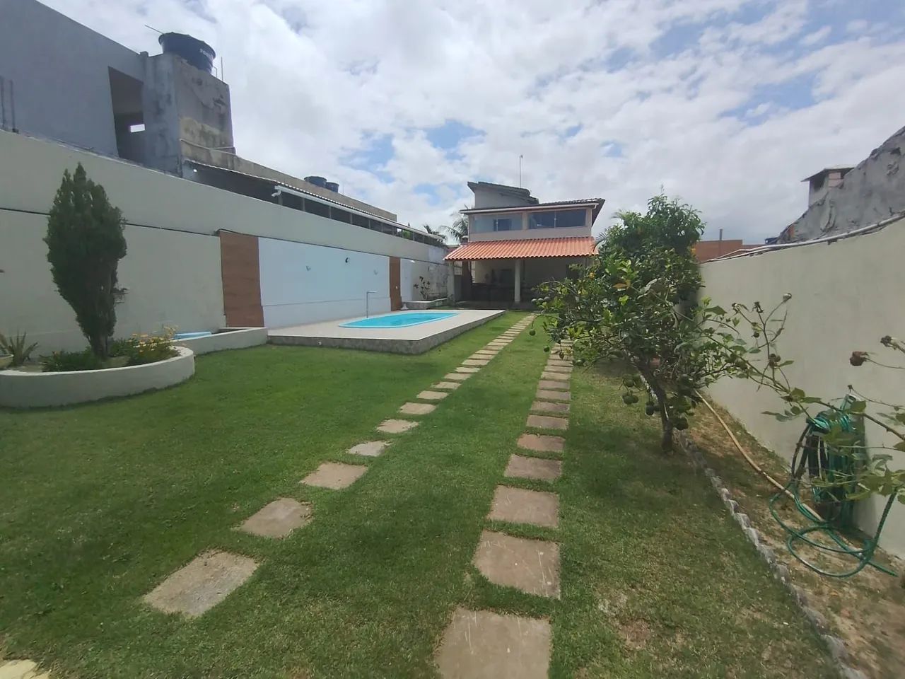 Aluga-se casa em Arembepe