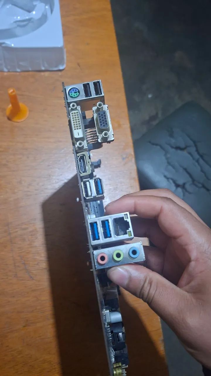 Placa Mãe Gigabyte A520M AM4 DDR4 - Funcionando Perfeitamente - Foto 2