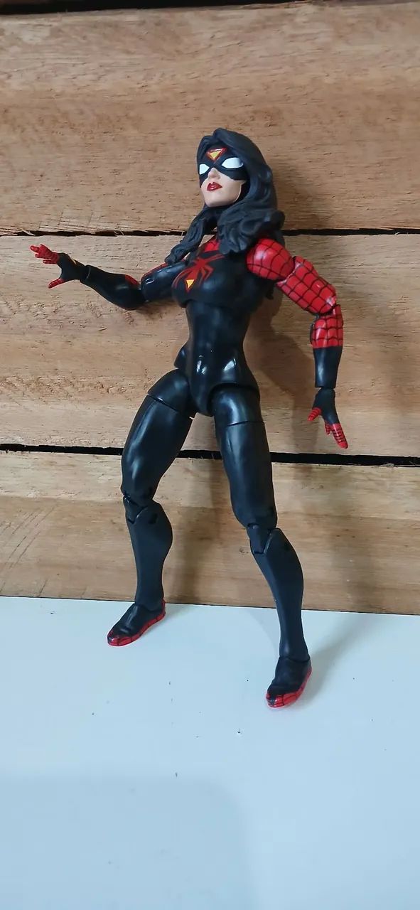 Boneca mulher aranha Marvel legends 15 cm - Foto 2