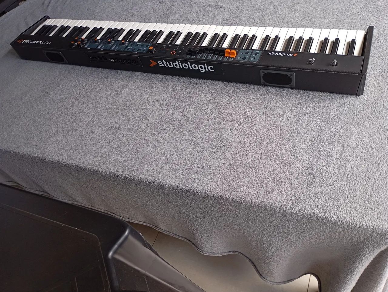 Piano digital Studiologic Numa compact 2x  - Foto 3