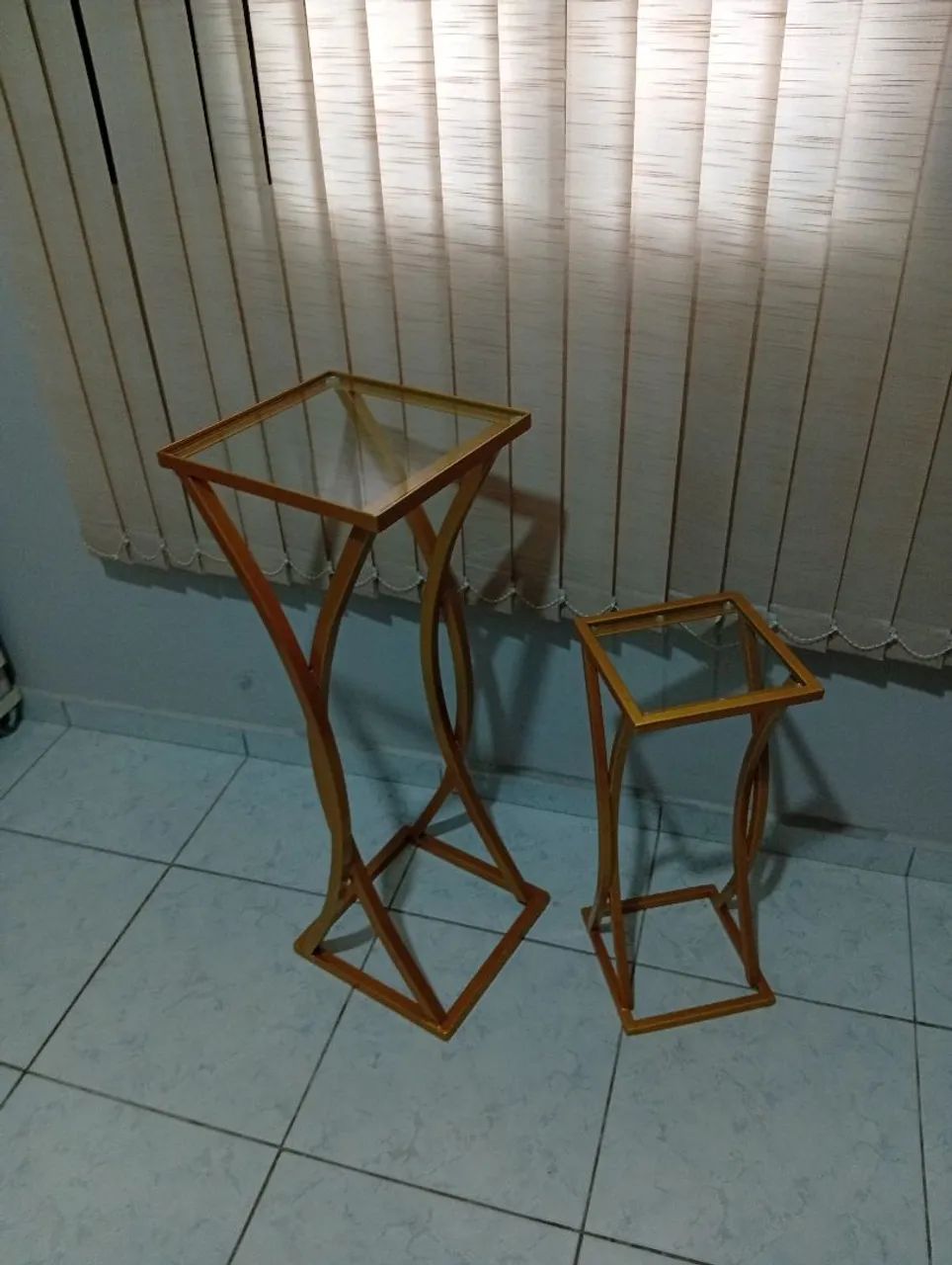 Conj de 2 mesas de canto - Foto 2