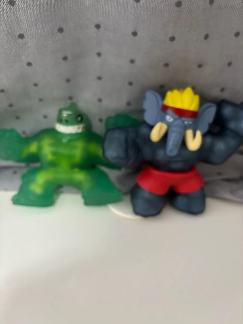 Dois bonecos elásticos GOO JITZU 