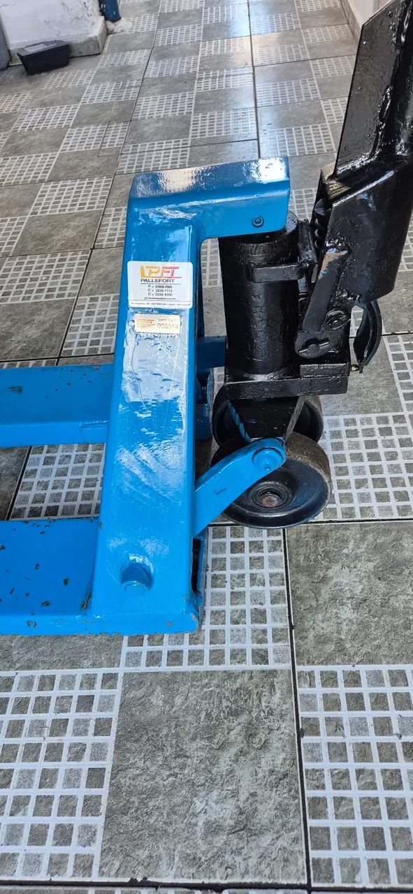 Paleteira Hidráulica 2.2 ton