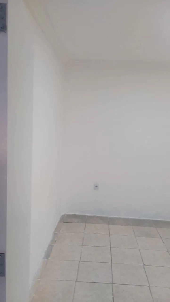 Aluga-se uma casa 