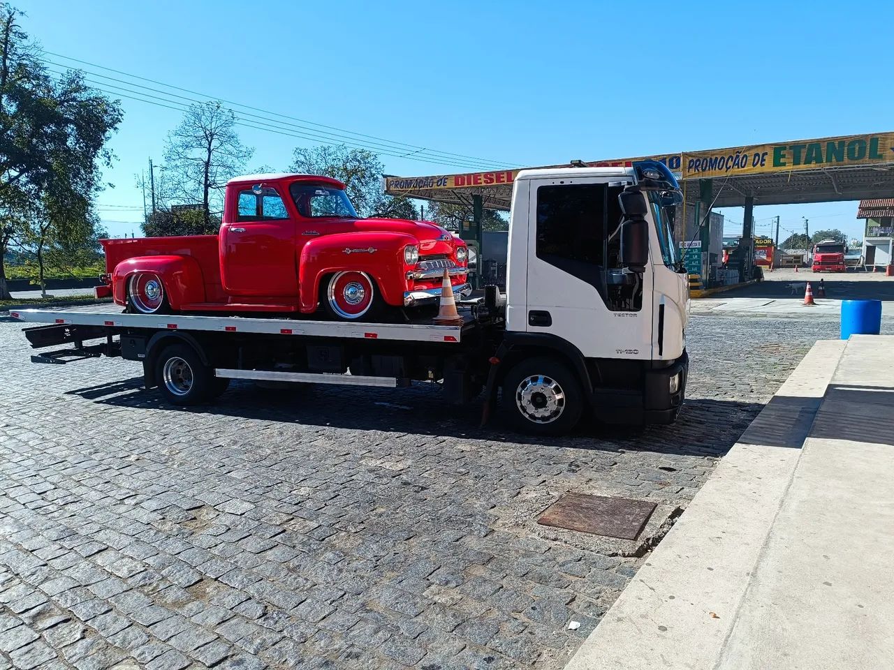 Iveco tector 11 -190 com plataforma e asa Delta helpcar  - Foto 5