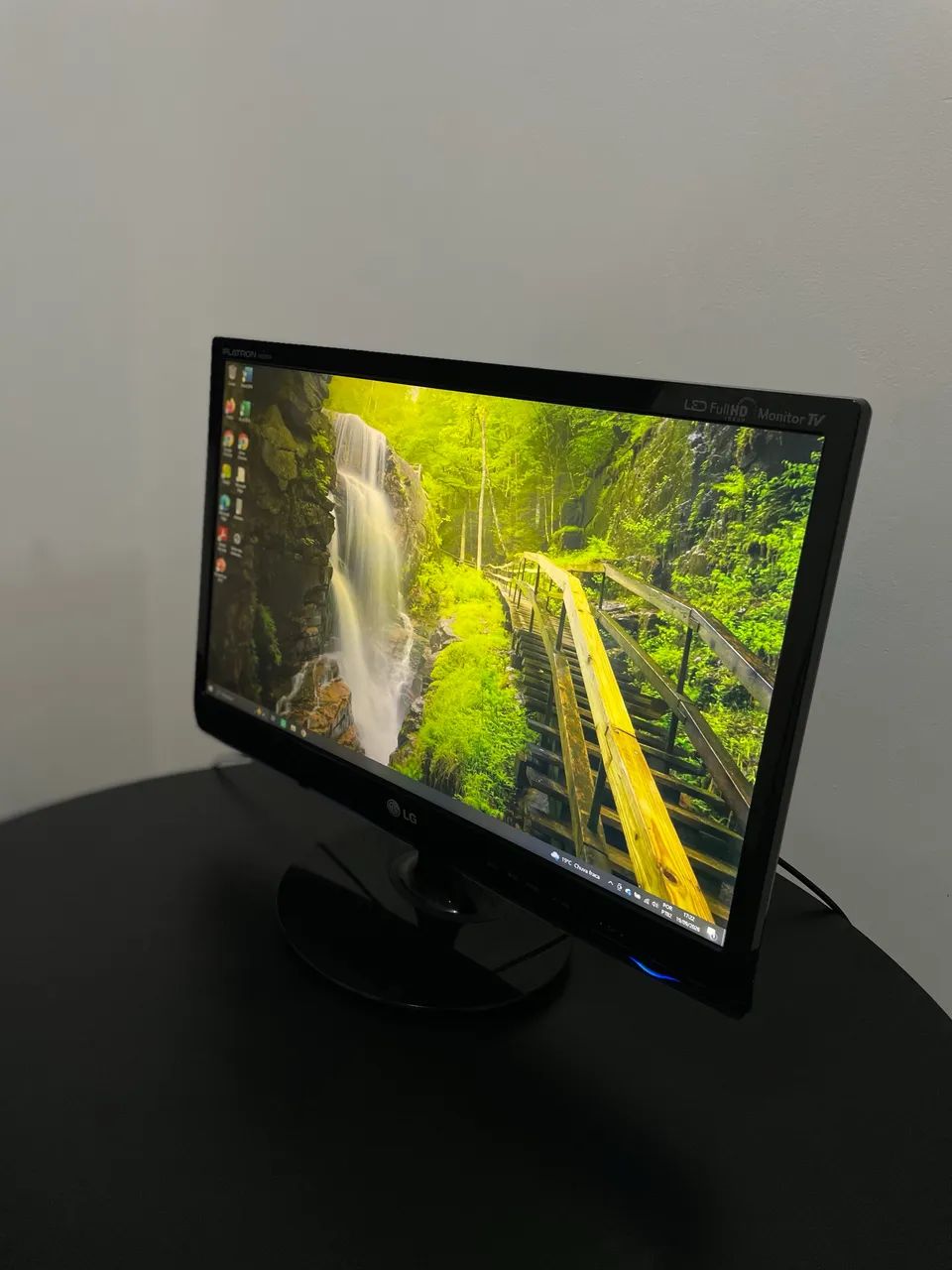 Monitor LG modelo M2280A PM 21.5  - Foto 2