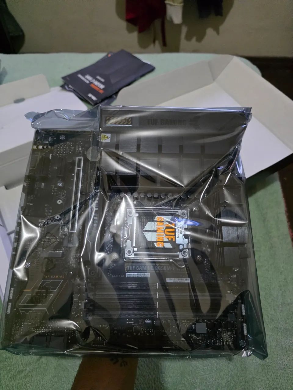 Placa-Mãe ASUS TUF Gaming B650M-E WIFI. AMD AM5 - Foto 3