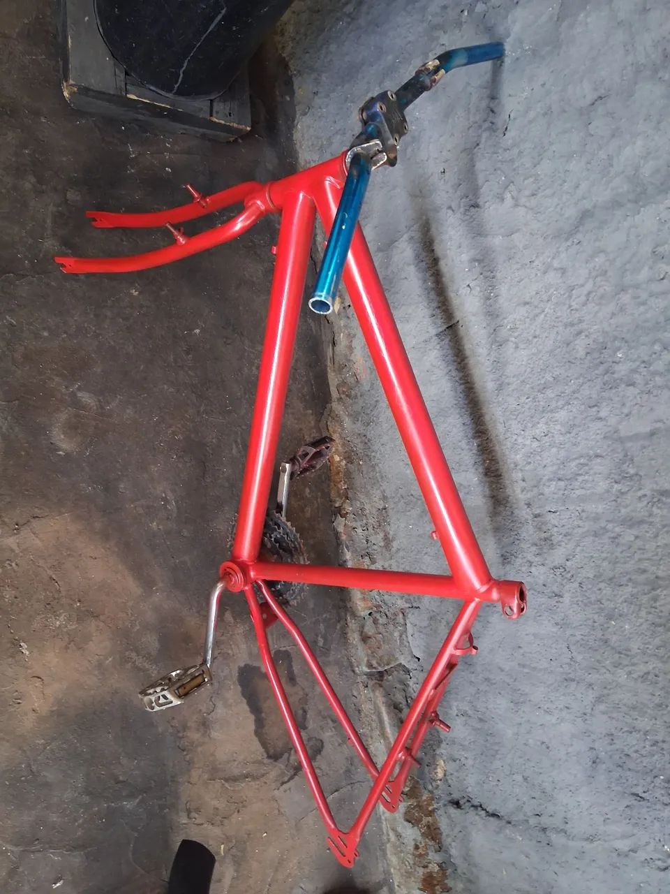 Bicicleta pintada so o quadro entrego grátis  - Foto 2