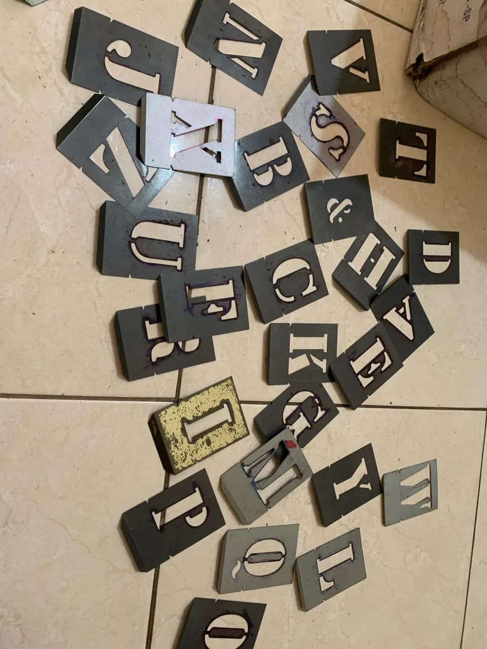 Stencils metálicos/Gabarito/molde de chapa metal