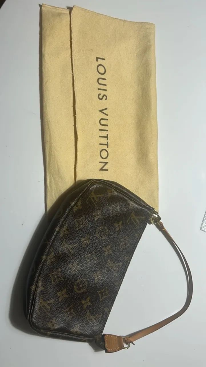 Bolsa Louis Vuitton de ombro pochete  monogram