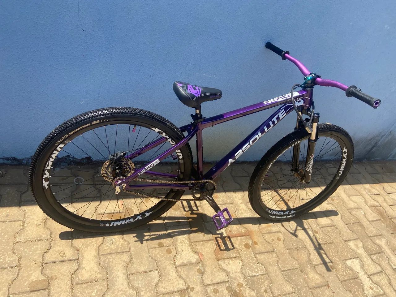 VENDO BICICLETA ABSOLUT SEMI NOVA