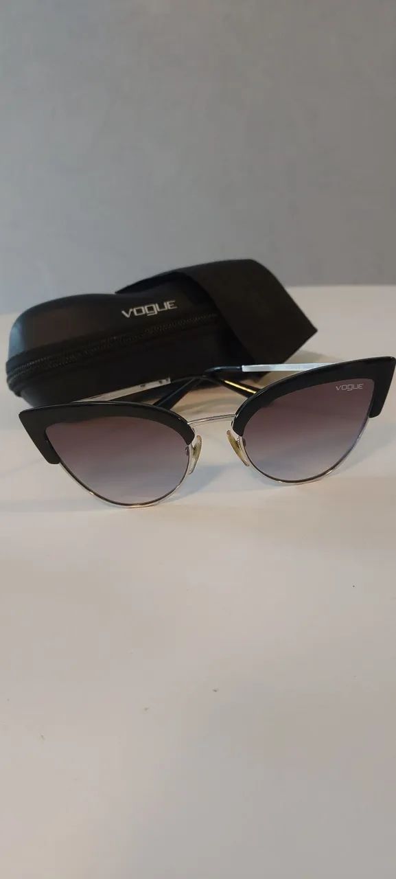 Óculos Cat Eye VOGUE - By Gigi Hadid (edição limitada)