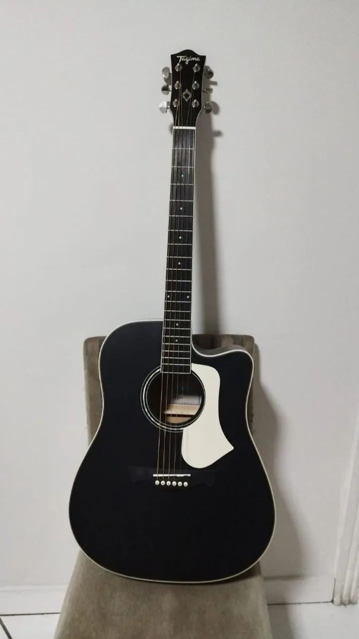 Vendo Violão tagima!