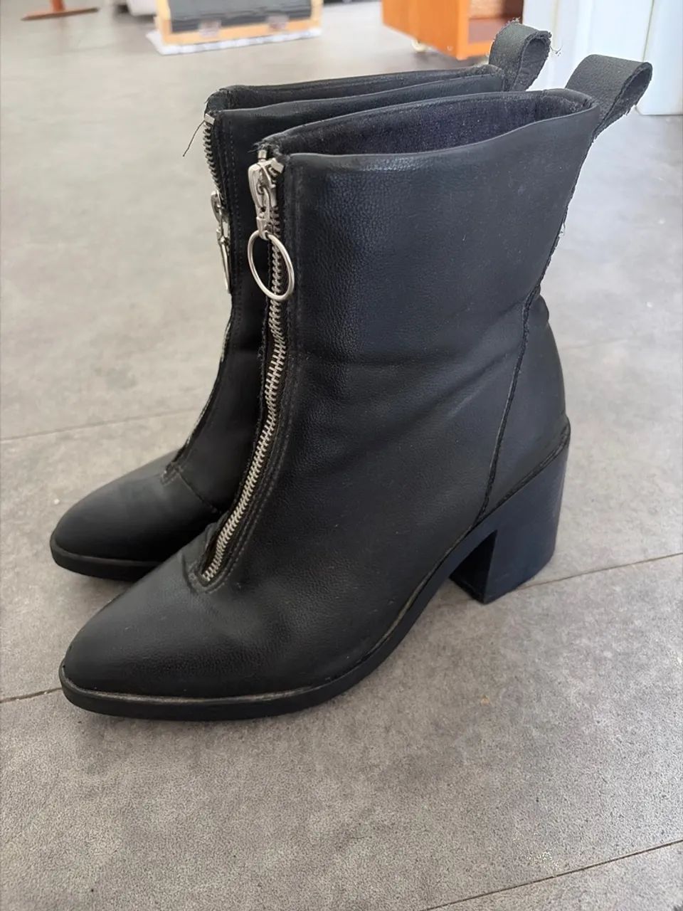 Bota cano médio com zíper  - Foto 2