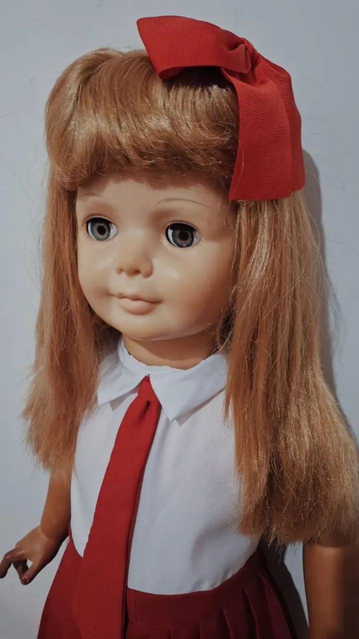 Boneca amiguinha da estrela roupa vermelha 