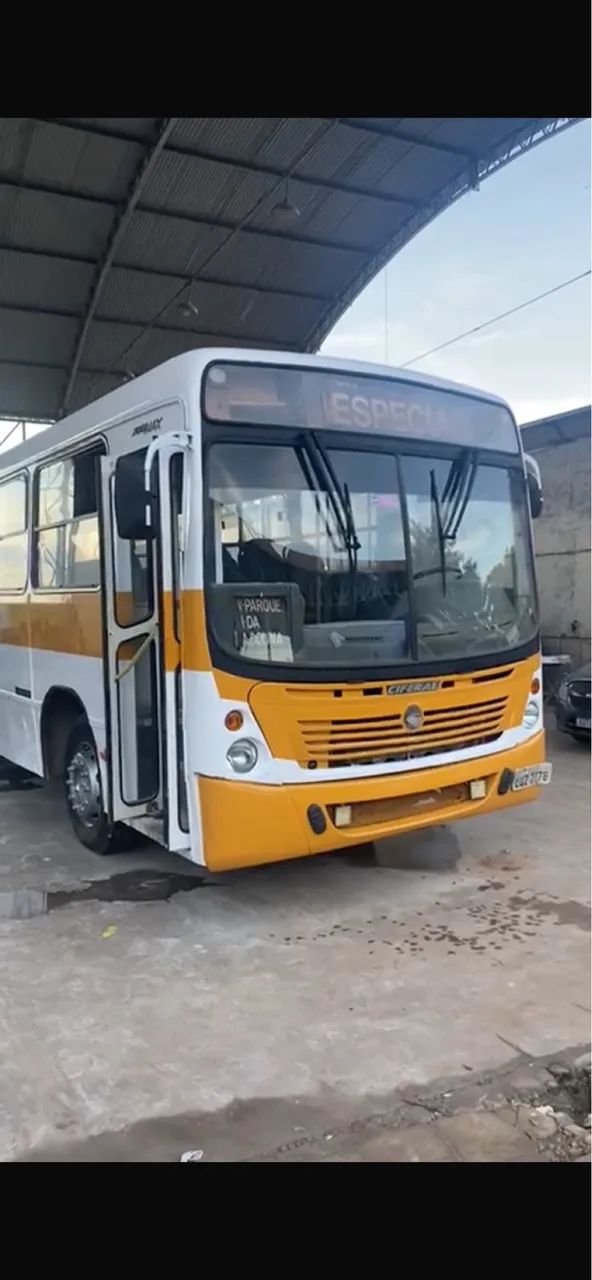 Ônibus Escolar