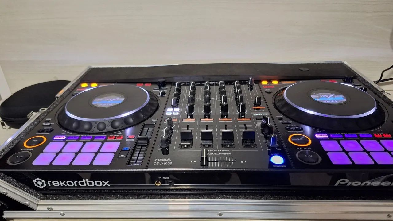 Controladora Pioneer DDJ 1000 + Case